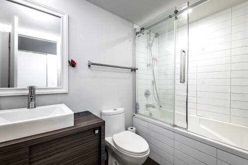 Salle de bains - 712-888 Rue Wellington, Montréal (Ville-Marie), QC - Indoor Photo Showing Bathroom