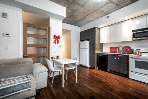 Vue d'ensemble - 712-888 Rue Wellington, Montréal (Ville-Marie), QC - Indoor Photo Showing Kitchen