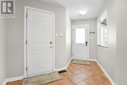 15 Fanterra Way, Ottawa, ON - Indoor Photo Showing Other Room