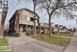 940-942 PARENT AVENUE  Windsor, ON N9A 2E3