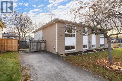 518 OOZLOFFSKY STREET  Petrolia, ON N0N 1R0