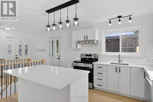 1092 Glendale Drive, Peterborough, ON - Indoor Photo Showing Kitchen With Upgraded Kitchen