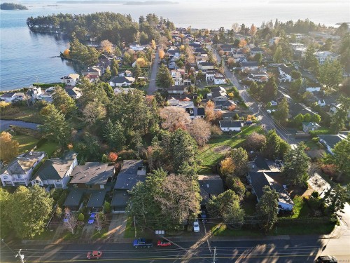 10211 Resthaven Dr, Sidney, BC 