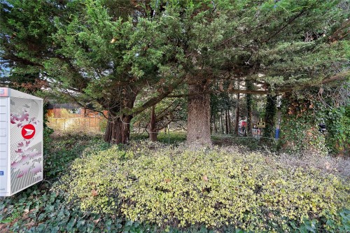 10211 Resthaven Dr, Sidney, BC 