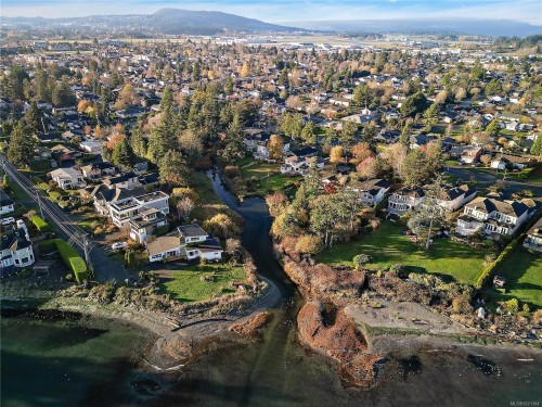 10211 Resthaven Dr, Sidney, BC 