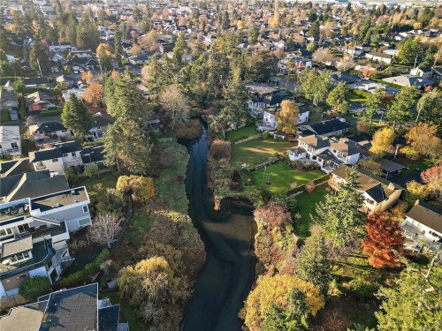 10211 Resthaven Dr, Sidney, BC 