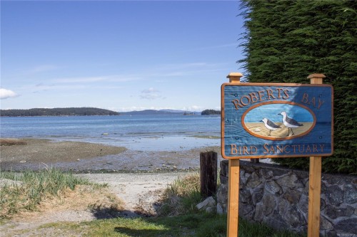 10211 Resthaven Dr, Sidney, BC 