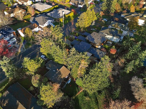 10211 Resthaven Dr, Sidney, BC 