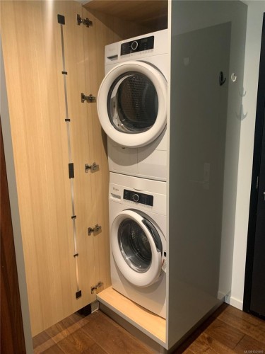 609-1029 View St North, Victoria, BC - Indoor Photo Showing Laundry Room