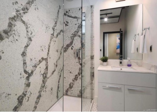 609-1029 View St North, Victoria, BC - Indoor Photo Showing Bathroom