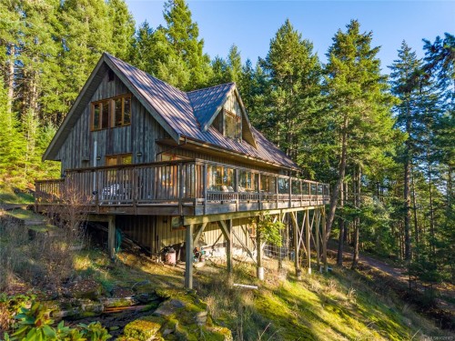 3350 Port Washington Rd, Pender Island, BC 