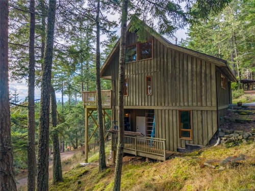 3350 Port Washington Rd, Pender Island, BC 