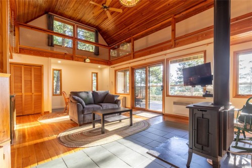 3350 Port Washington Rd, Pender Island, BC 