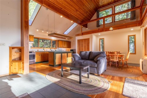3350 Port Washington Rd, Pender Island, BC 