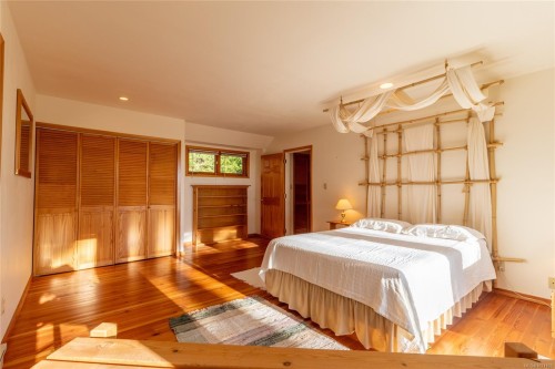 3350 Port Washington Rd, Pender Island, BC 