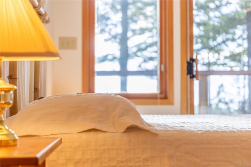 3350 Port Washington Rd, Pender Island, BC 