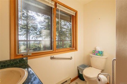 3350 Port Washington Rd, Pender Island, BC 