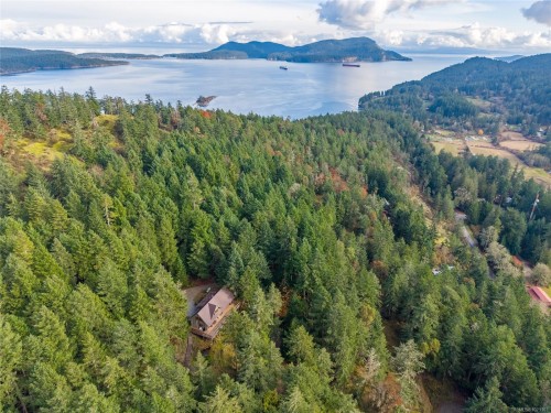 3350 Port Washington Rd, Pender Island, BC 