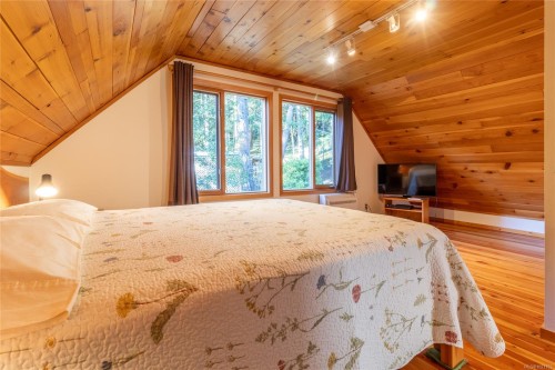 3350 Port Washington Rd, Pender Island, BC 