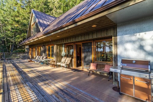 3350 Port Washington Rd, Pender Island, BC 