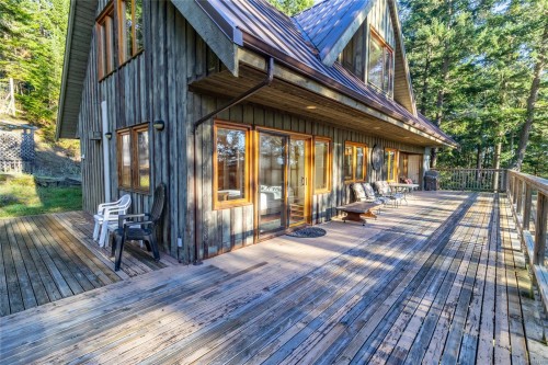 3350 Port Washington Rd, Pender Island, BC 