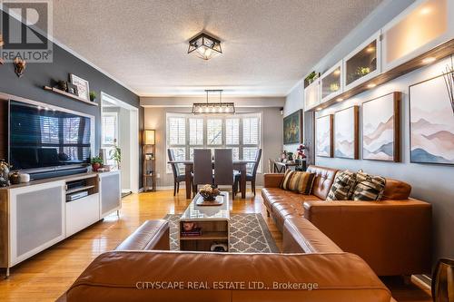 5216 Nova Crescent, Burlington, ON - Indoor Photo Showing Living Room