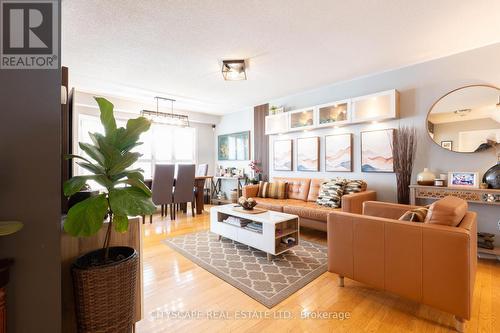 5216 Nova Crescent, Burlington, ON - Indoor Photo Showing Living Room