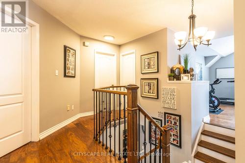 5216 Nova Crescent, Burlington, ON - Indoor Photo Showing Other Room