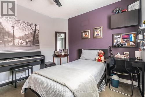 5216 Nova Crescent, Burlington, ON - Indoor Photo Showing Bedroom