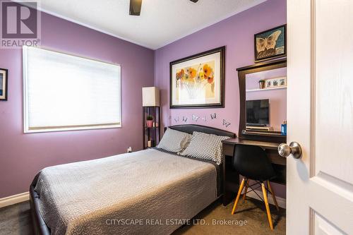5216 Nova Crescent, Burlington, ON - Indoor Photo Showing Bedroom