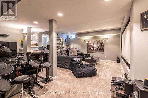 5216 Nova Crescent, Burlington, ON - Indoor