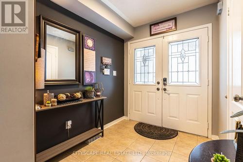 5216 Nova Crescent, Burlington, ON - Indoor Photo Showing Other Room