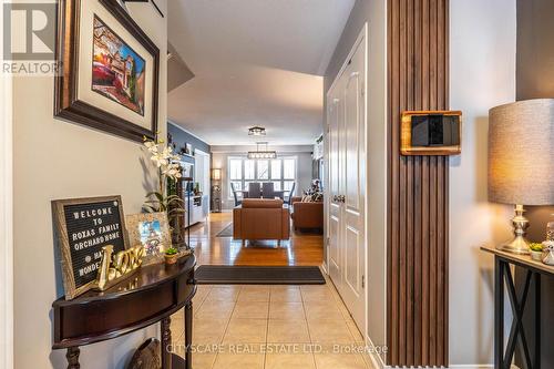 5216 Nova Crescent, Burlington, ON - Indoor Photo Showing Other Room