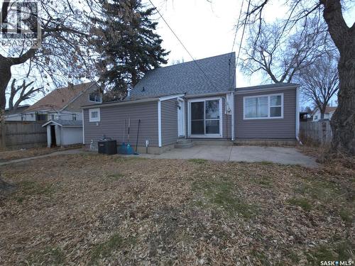 643 Ominica Street E, Moose Jaw, SK - Outdoor