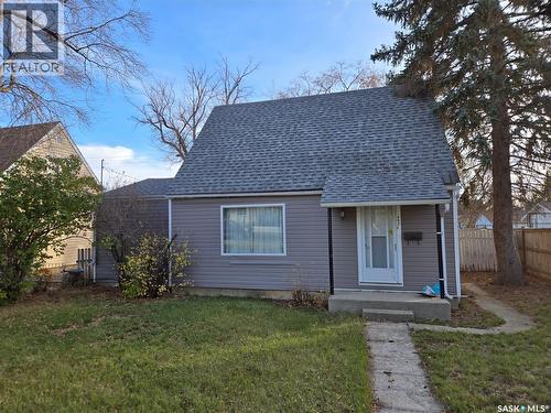 643 Ominica Street E, Moose Jaw, SK - Outdoor