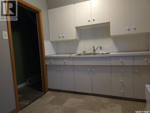 643 Ominica Street E, Moose Jaw, SK - Indoor