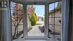 Living Room Bay Window - 