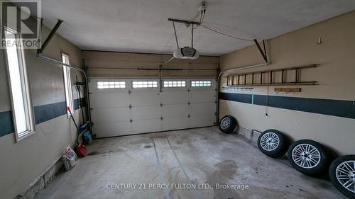 1339 Quinpool Court, Mississauga, ON - Indoor Photo Showing Garage