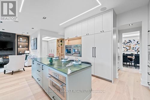 282 Maurice Drive, Oakville, ON - Indoor Photo Showing Kitchen