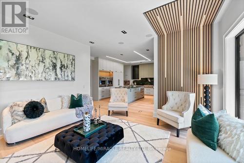 282 Maurice Drive, Oakville, ON - Indoor Photo Showing Living Room