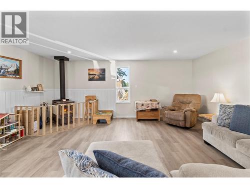 397 Glenmary Road, Enderby, BC - Indoor Photo Showing Living Room