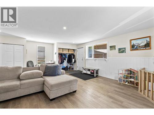 397 Glenmary Road, Enderby, BC - Indoor Photo Showing Living Room