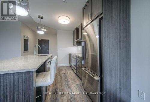 705 - 500 Brock Avenue, Burlington, ON - Indoor Photo Showing Kitchen With Upgraded Kitchen