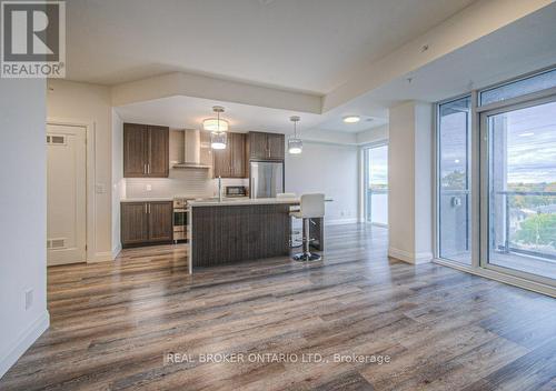 705 - 500 Brock Avenue, Burlington, ON - Indoor Photo Showing Kitchen