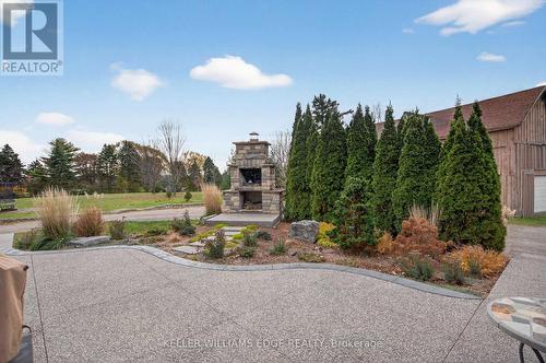 1724 Snake Road, Burlington, ON - Outdoor