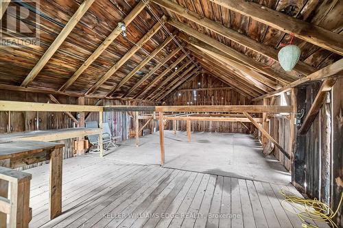 1724 Snake Road, Burlington, ON - Indoor