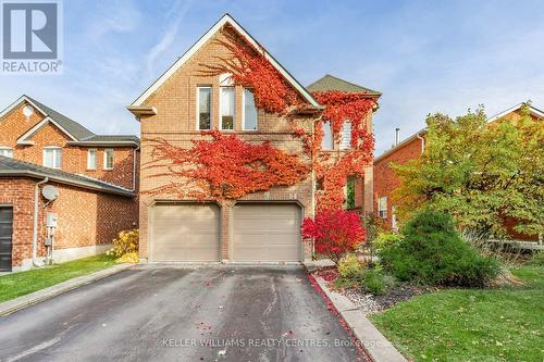84 LORAVIEW LANE  Aurora, ON L4G 6N5