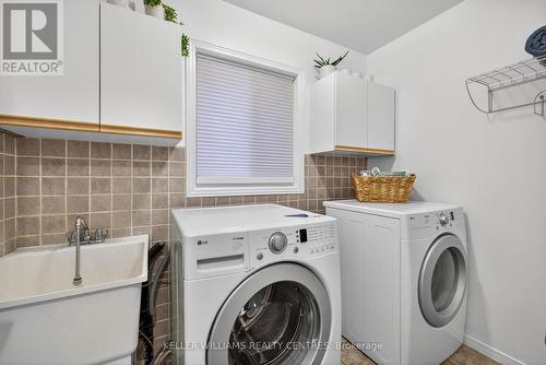 84 Loraview Lane, Aurora, ON - Indoor Photo Showing Laundry Room