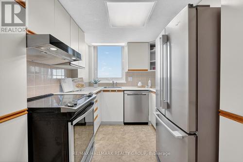 1207 - 80 Sandcastle Drive, Ottawa, ON - Indoor Photo Showing Kitchen