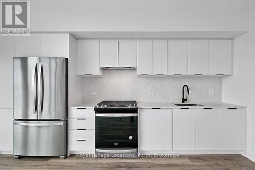 612 - 31 Huron Street, Collingwood, ON - Indoor Photo Showing Kitchen